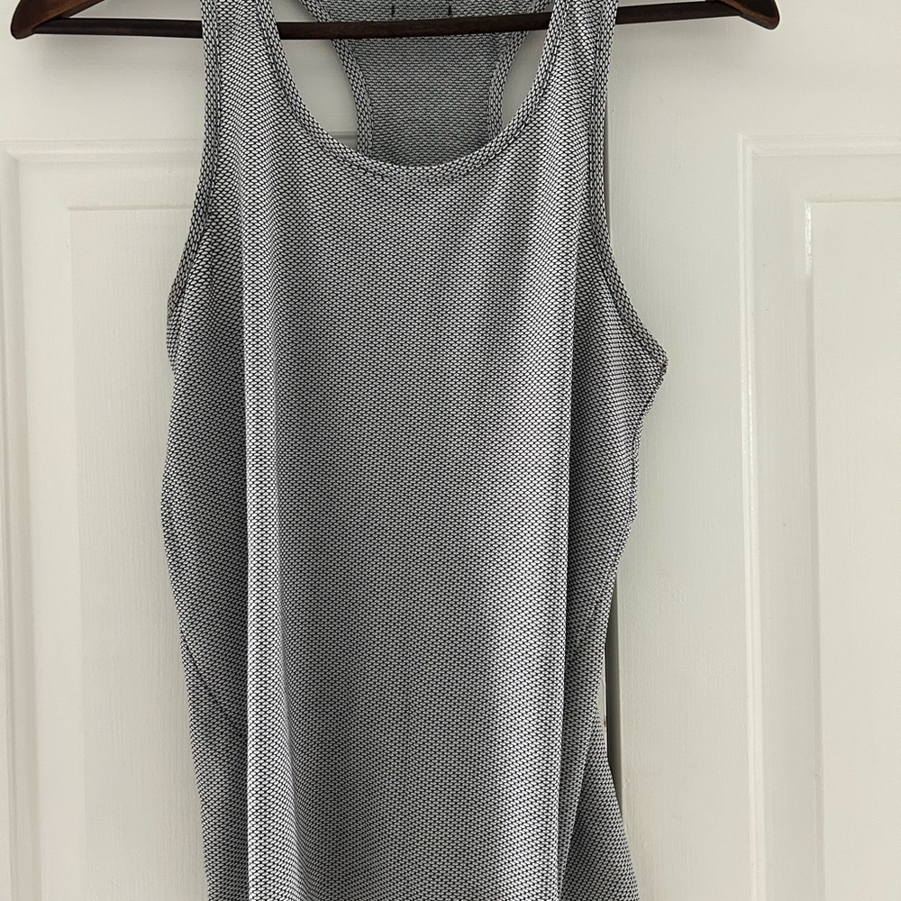 Oiselle Flyout tank